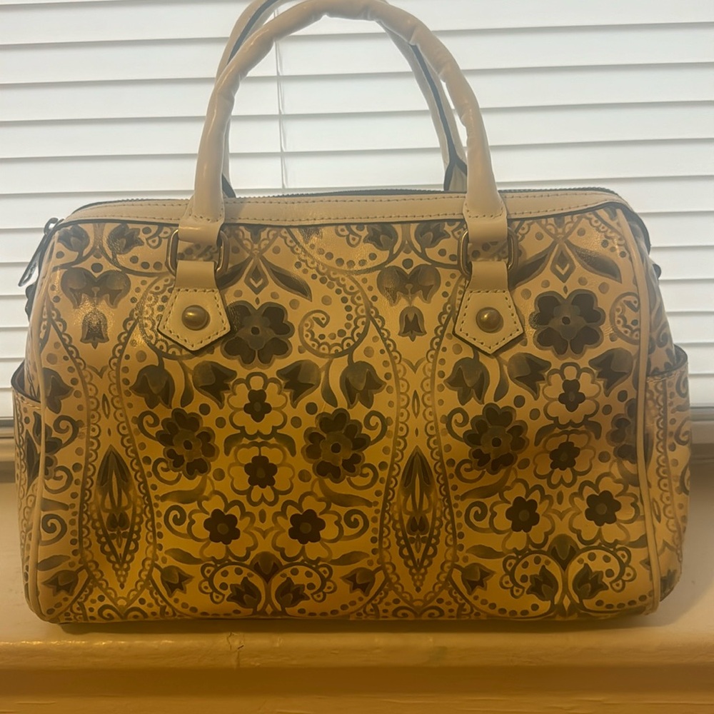 Patricia Nash clutch/strap purse